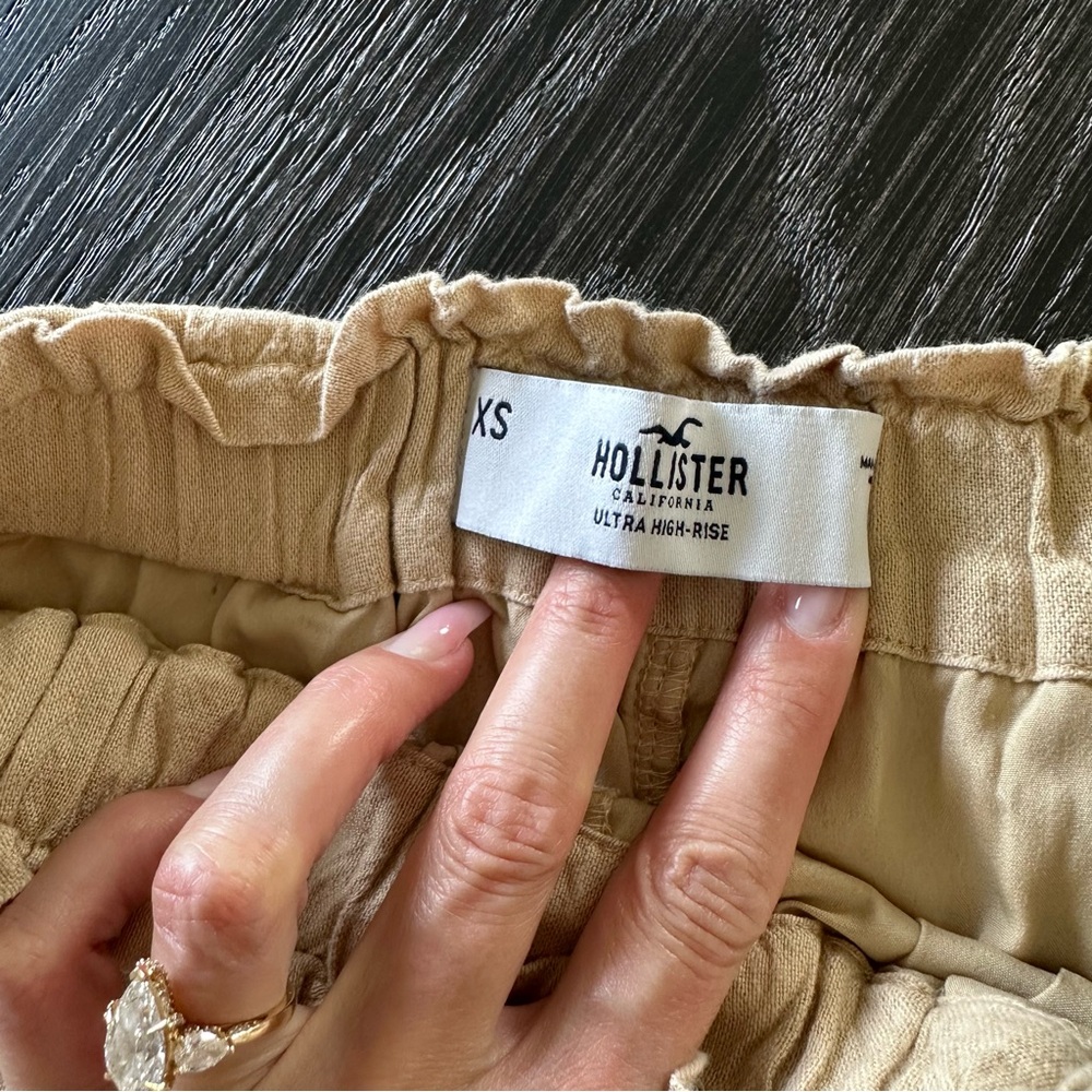 Hollister Linen Blend Paperbag High Rise Lined Shorts in Tan, Size XS - Picture 5 of 12